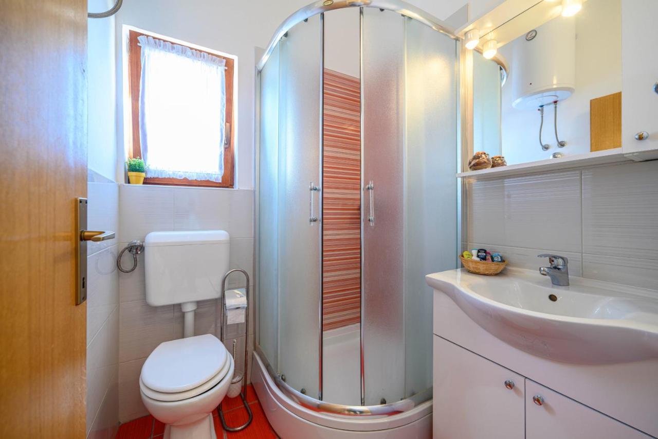 Apartments Vala Zaboric - With Boat Mooring 외부 사진