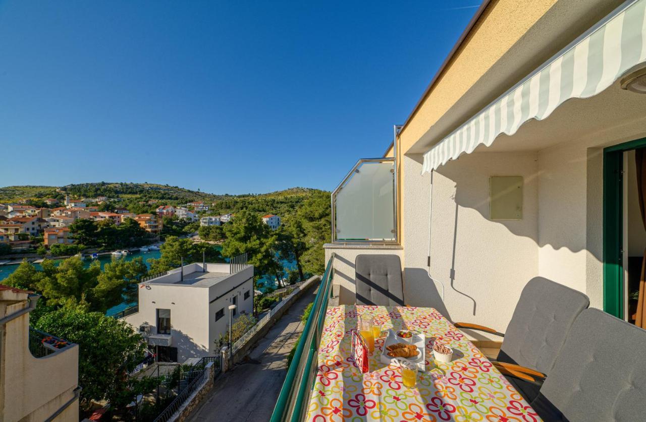 Apartments Vala Zaboric - With Boat Mooring 외부 사진