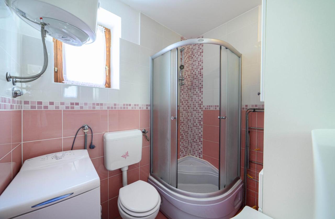 Apartments Vala Zaboric - With Boat Mooring 외부 사진