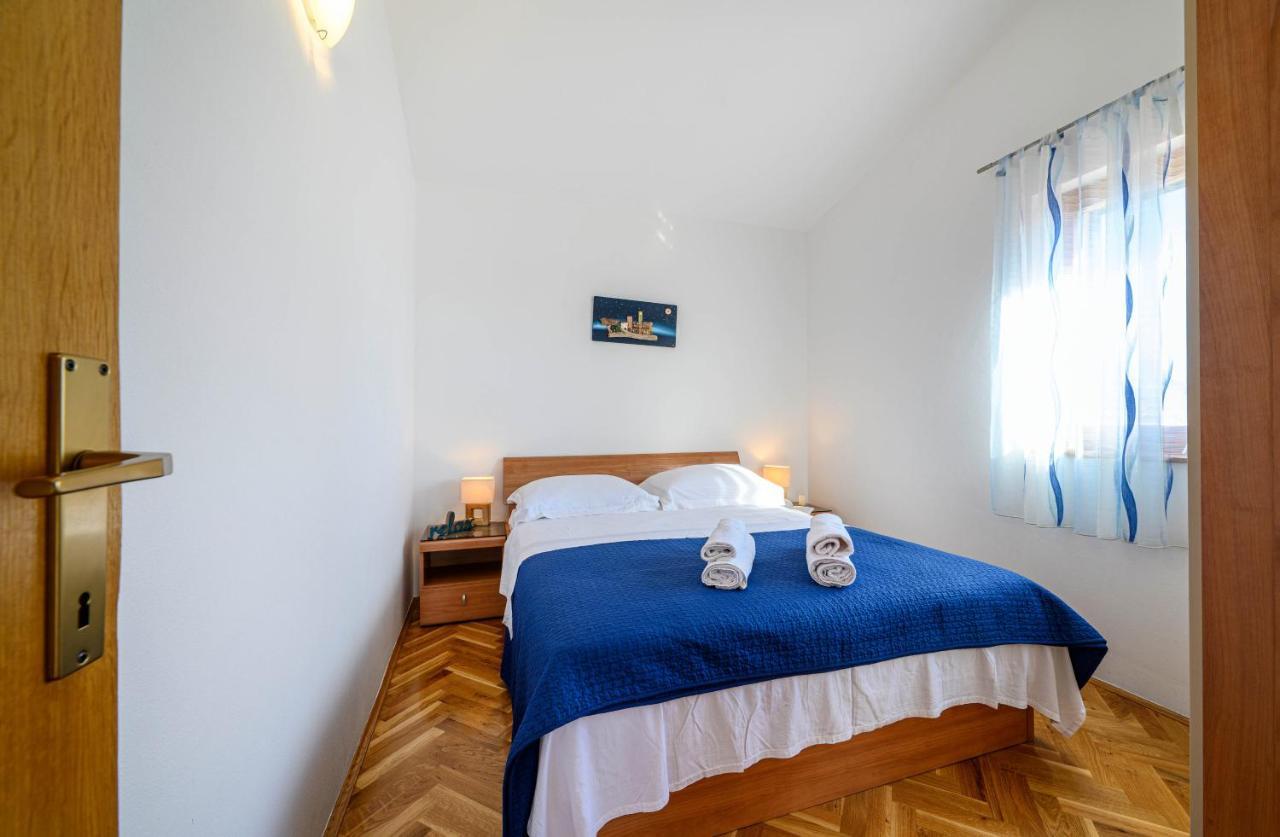 Apartments Vala Zaboric - With Boat Mooring 외부 사진