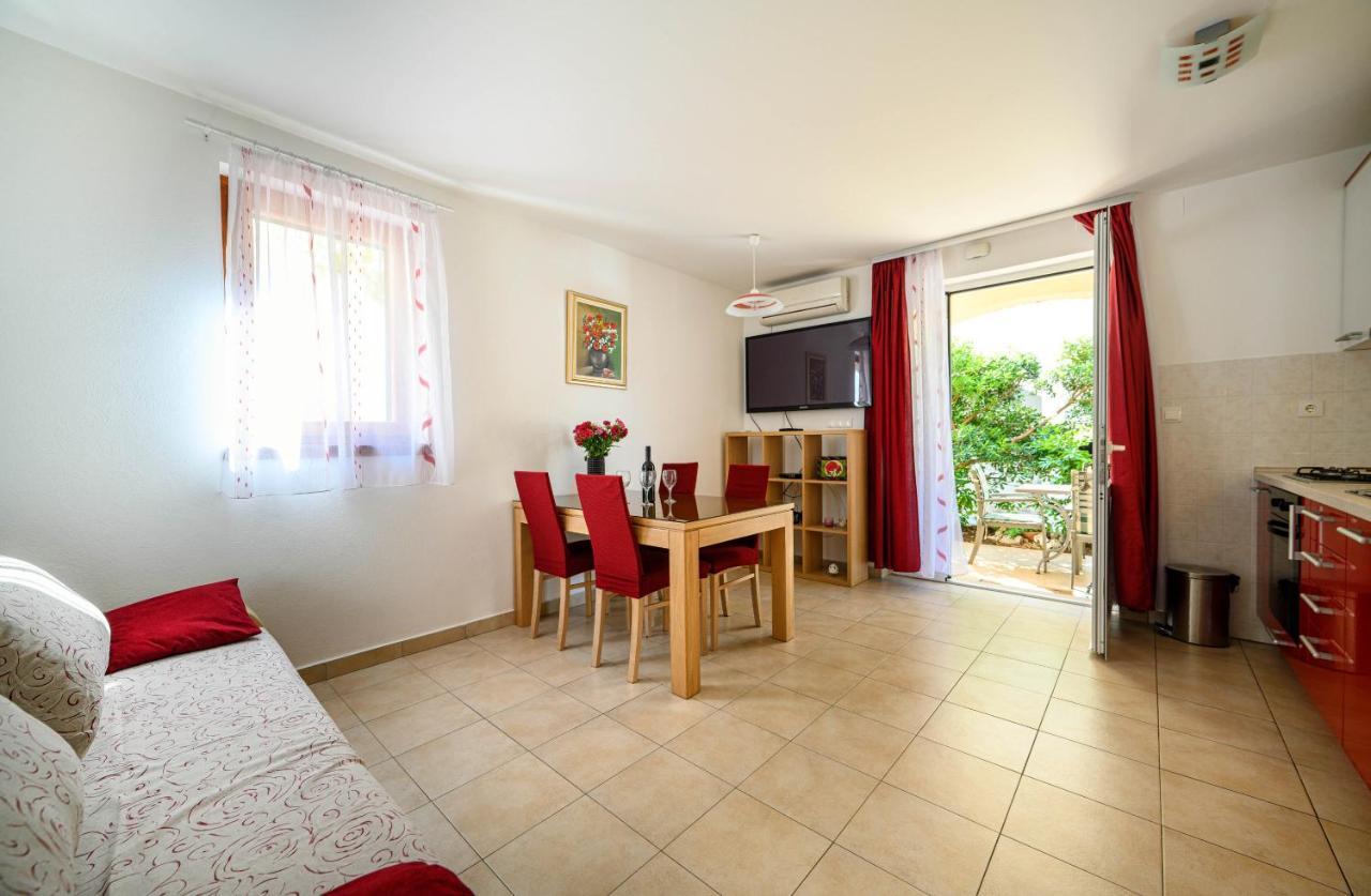 Apartments Vala Zaboric - With Boat Mooring 외부 사진