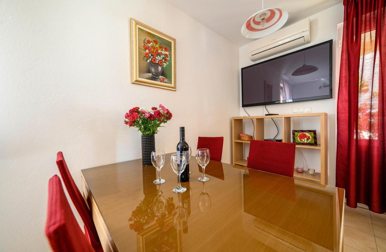 Apartments Vala Zaboric - With Boat Mooring 외부 사진