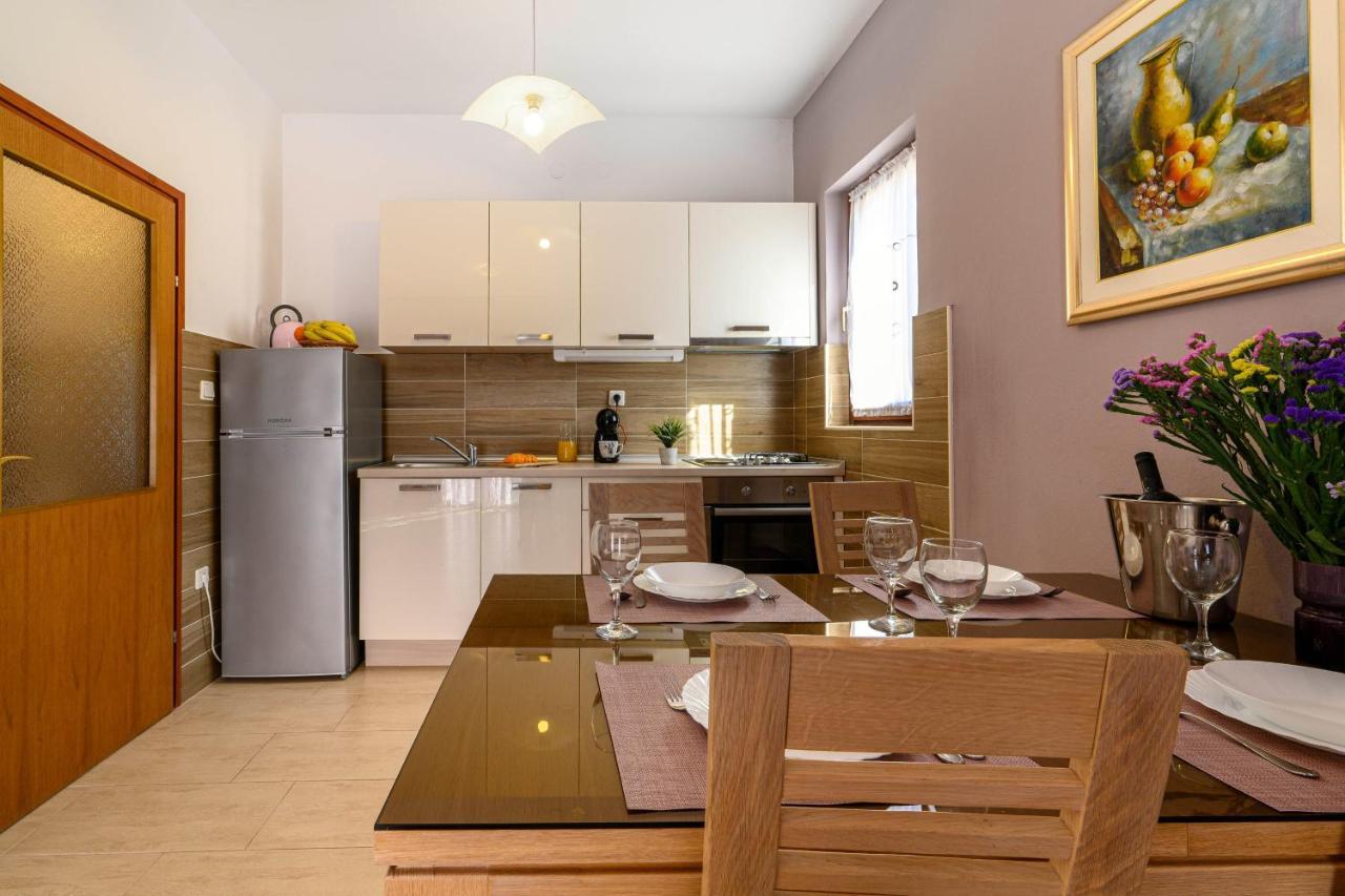 Apartments Vala Zaboric - With Boat Mooring 외부 사진