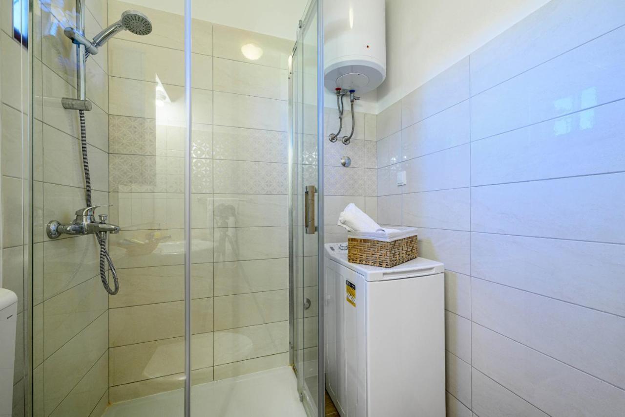 Apartments Vala Zaboric - With Boat Mooring 외부 사진