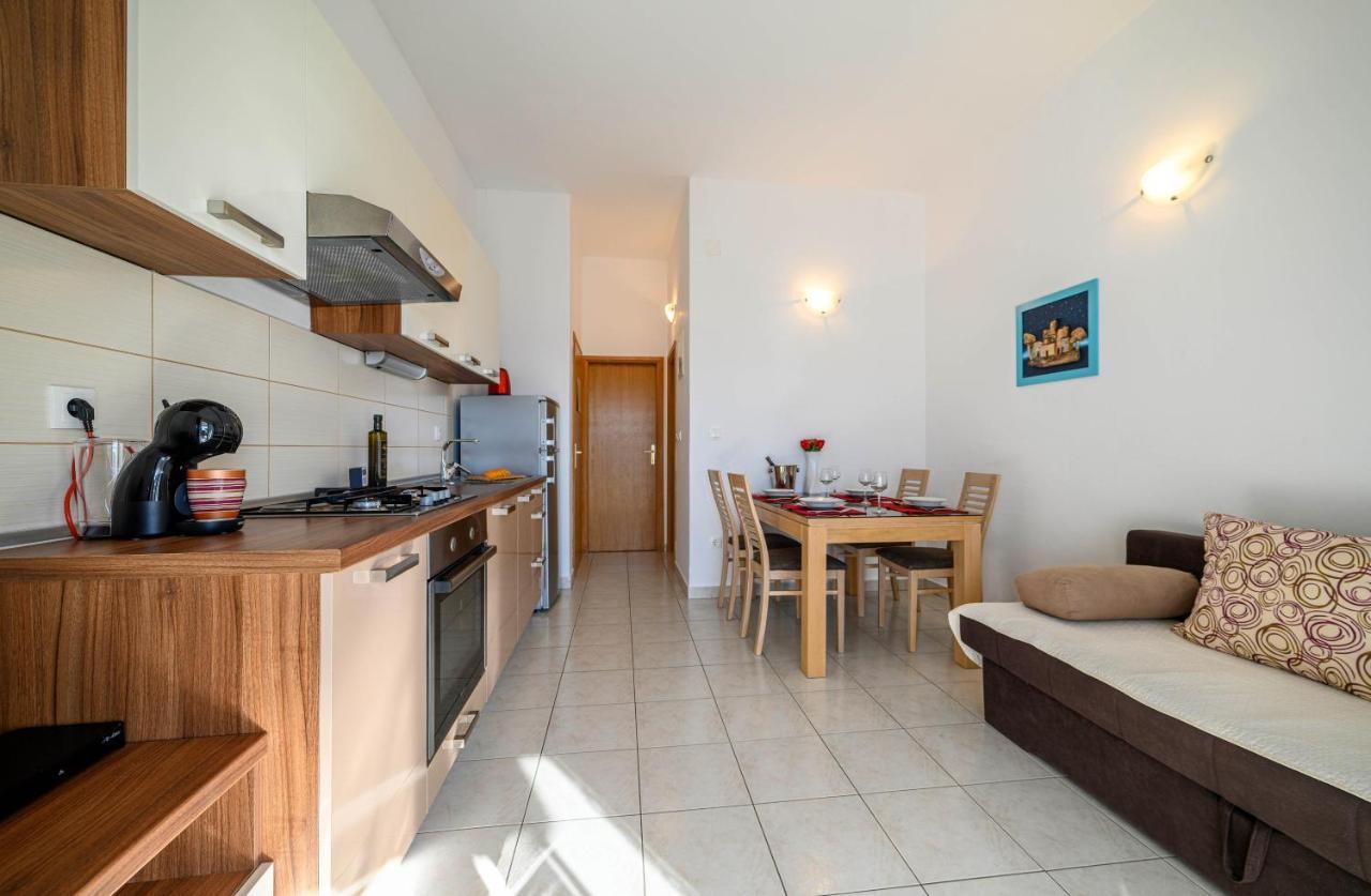 Apartments Vala Zaboric - With Boat Mooring 외부 사진