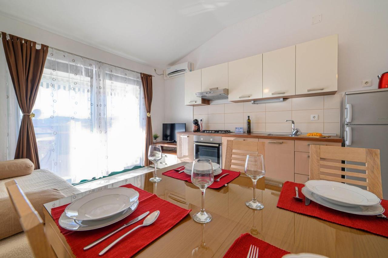 Apartments Vala Zaboric - With Boat Mooring 외부 사진