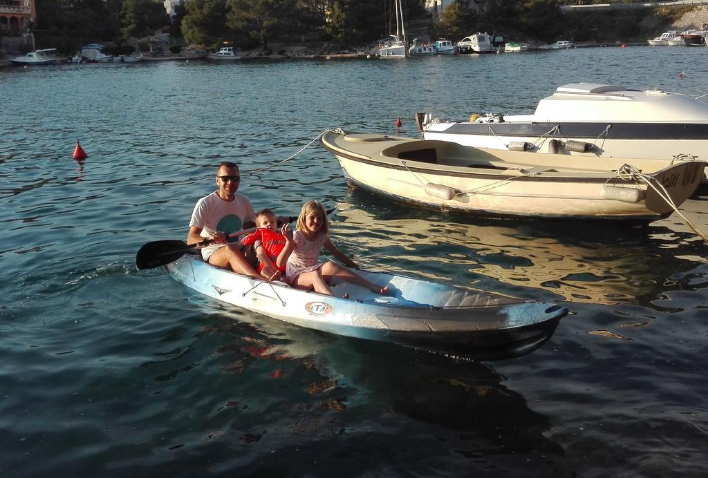 Apartments Vala Zaboric - With Boat Mooring 외부 사진